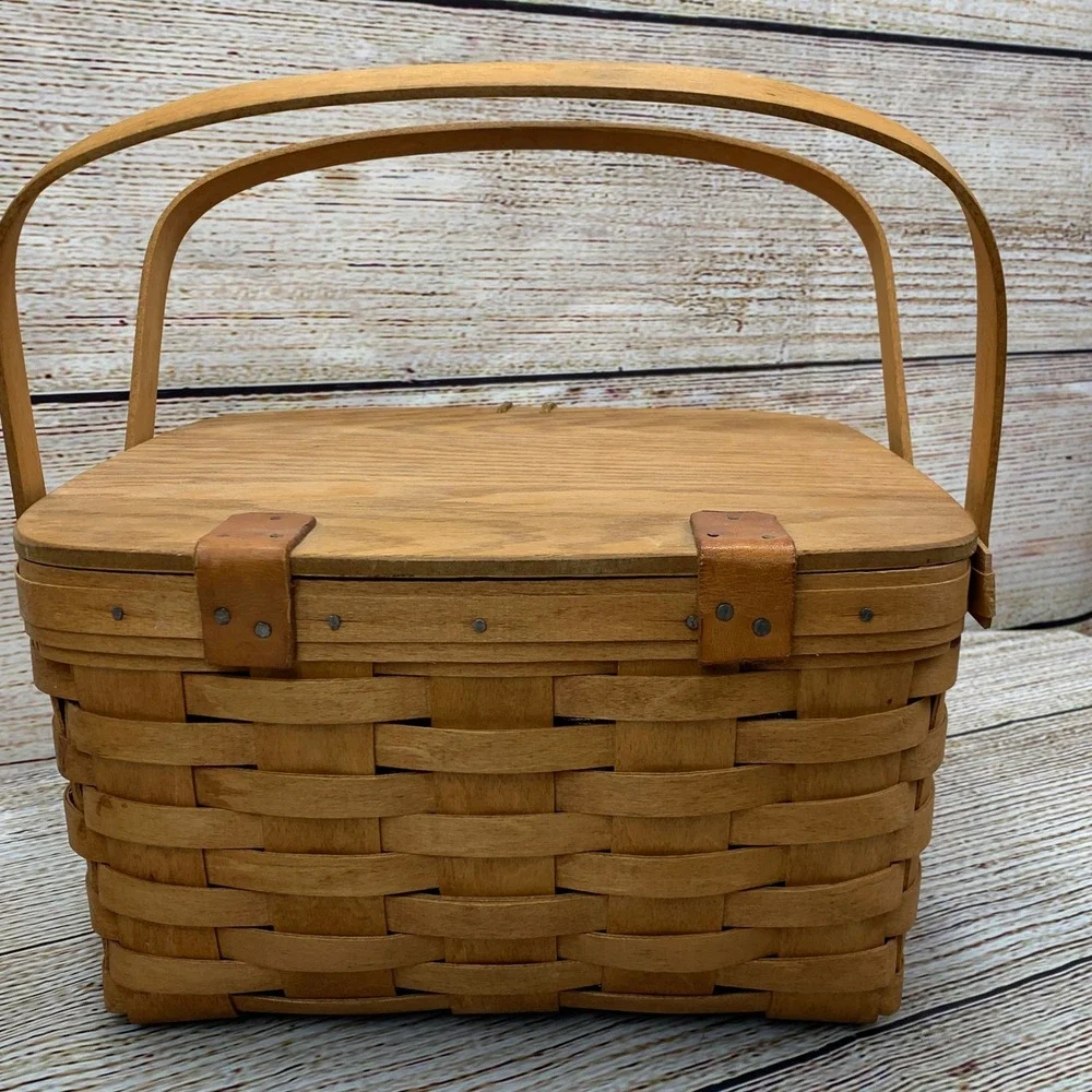 Longaberger Basket 1992 Handwoven Wooden‎ Lid Picnic Basket Toggle Top